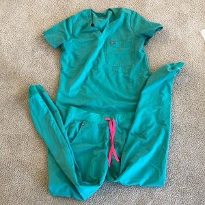 Surgical green scrub set figs